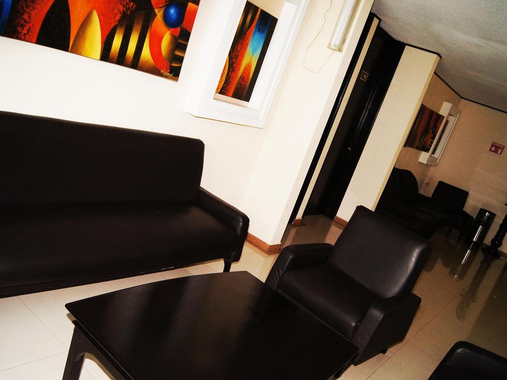 Hotel Mary Celaya  Extérieur photo